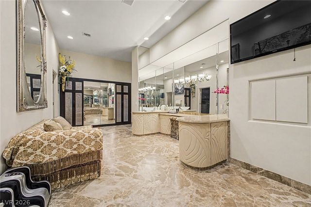 46 Gulf Stream Court, Las Vegas, NV 89113