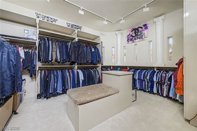 46 Gulf Stream Court, Las Vegas, NV 89113