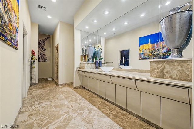 46 Gulf Stream Court, Las Vegas, NV 89113