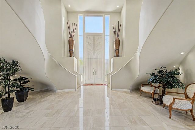 46 Gulf Stream Court, Las Vegas, NV 89113
