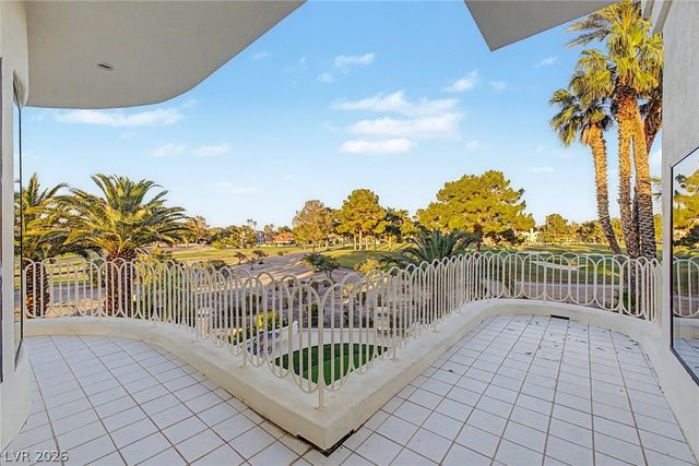 46 Gulf Stream Court, Las Vegas, NV 89113