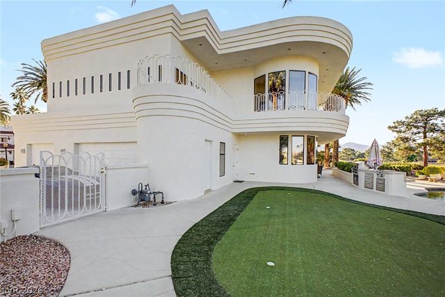 46 Gulf Stream Court, Las Vegas, NV 89113