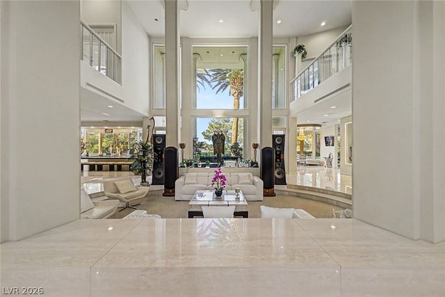 46 Gulf Stream Court, Las Vegas, NV 89113