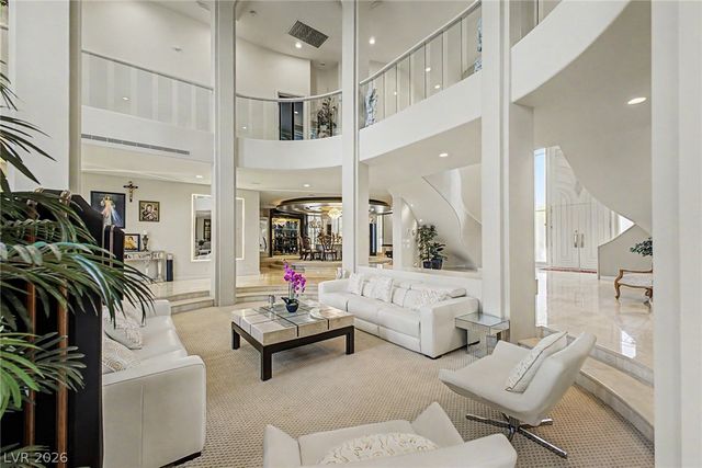 46 Gulf Stream Court, Las Vegas, NV 89113