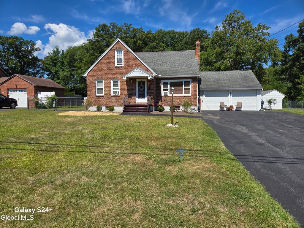 2137 Van Wormer Road, Rotterdam, NY 12303