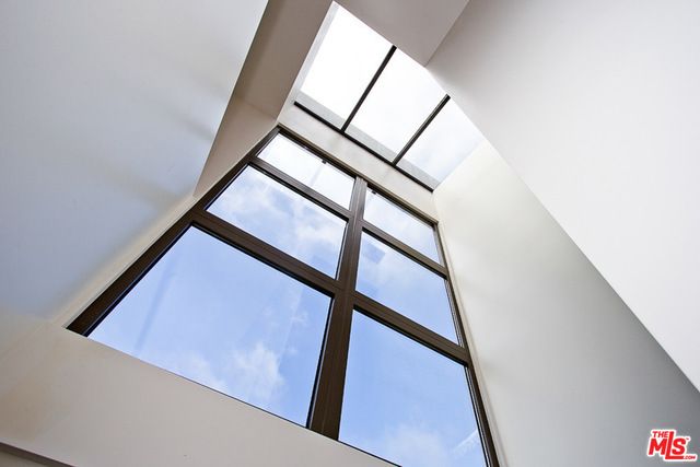 1849 FOX HILLS Drive UNO, Los Angeles, CA 90025