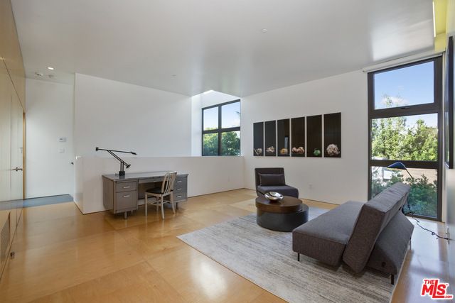 1849 FOX HILLS Drive UNO, Los Angeles, CA 90025