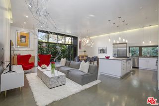 1849 FOX HILLS Drive UNO, Los Angeles, CA 90025