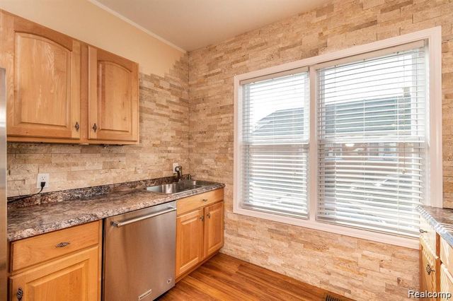 11603 Klinger Street, Hamtramck, MI 48212
