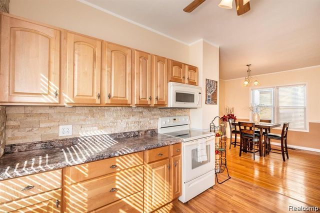 11603 Klinger Street, Hamtramck, MI 48212