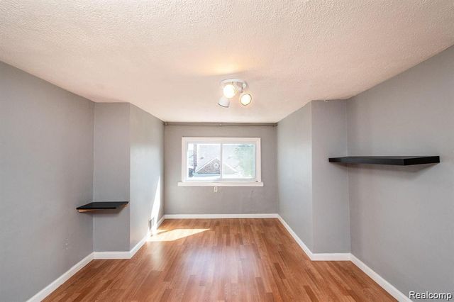 11603 Klinger Street, Hamtramck, MI 48212