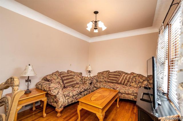 11603 Klinger Street, Hamtramck, MI 48212