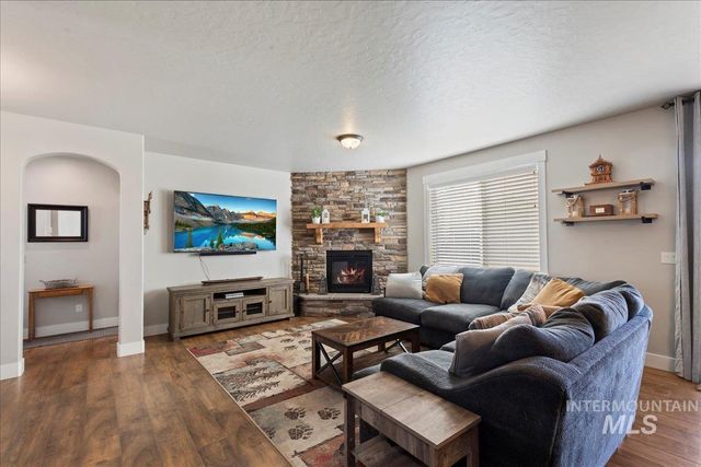 6091 E Path, Nampa, ID 83687