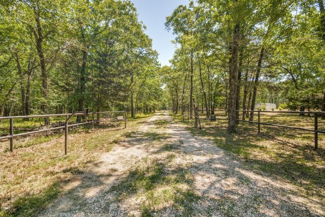 1525 Rs County Road 1490, Point, TX 75472
