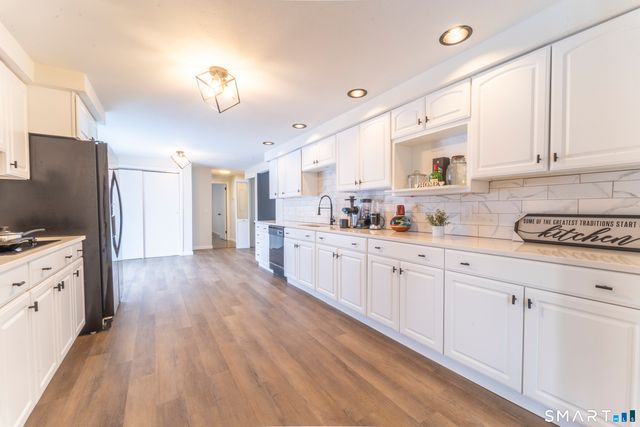 97 University Avenue, East Hartford, CT 06108