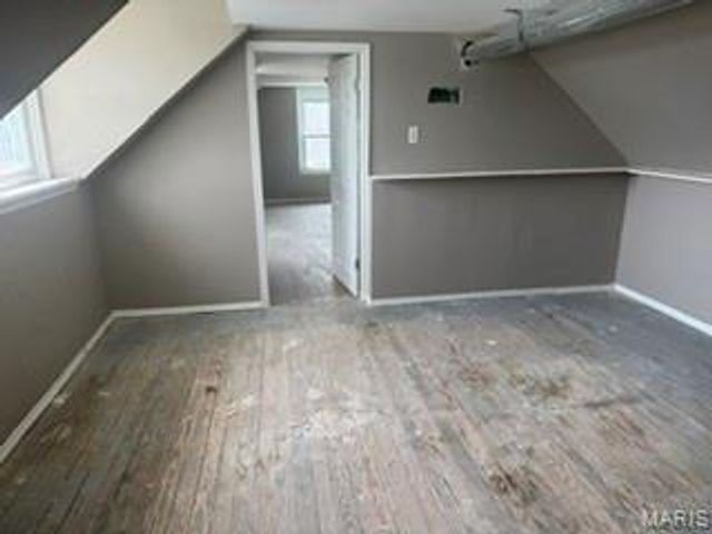 125 E Etta Avenue, St Louis, MO 63125
