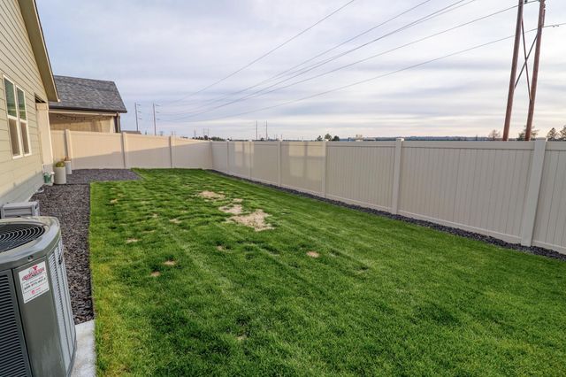 12021 N Haven St, Mead, WA 99021