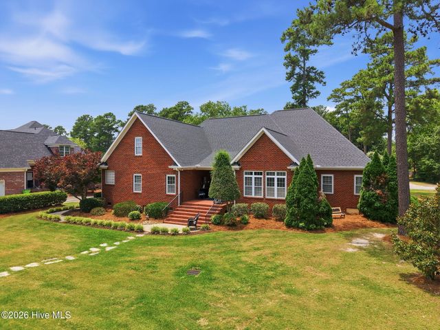 201 Foxcroft Lane, Winterville, NC 28590