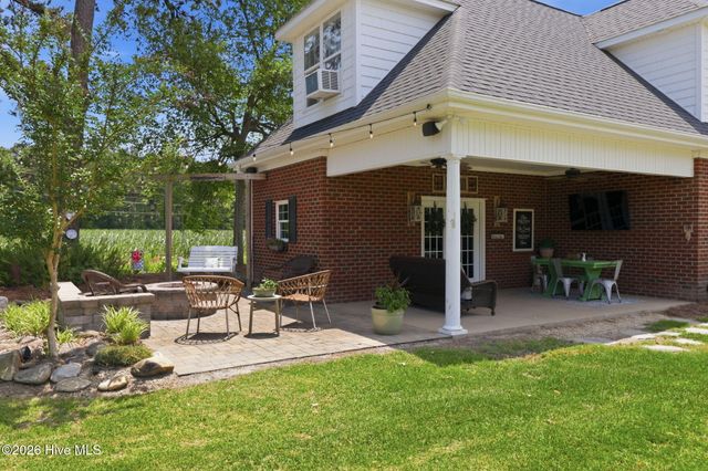 201 Foxcroft Lane, Winterville, NC 28590