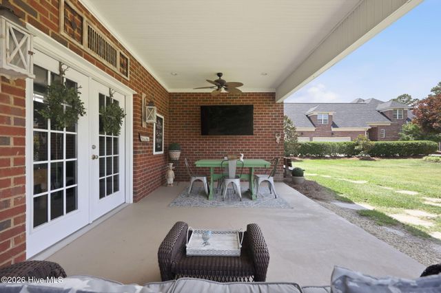 201 Foxcroft Lane, Winterville, NC 28590