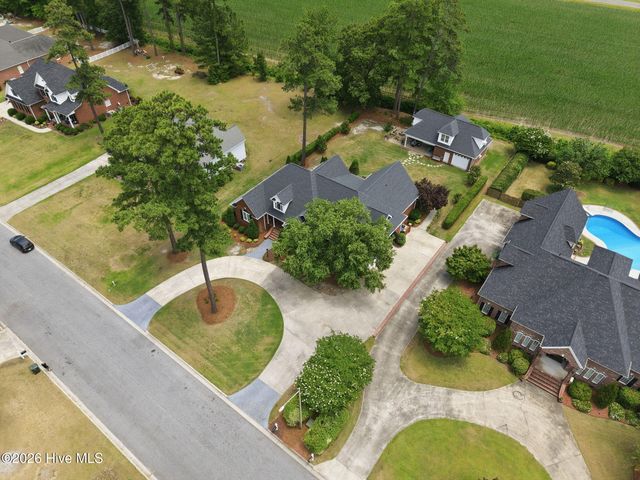201 Foxcroft Lane, Winterville, NC 28590