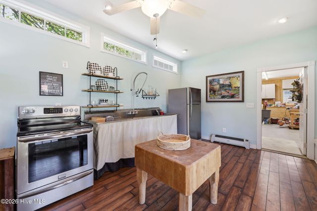 201 Foxcroft Lane, Winterville, NC 28590
