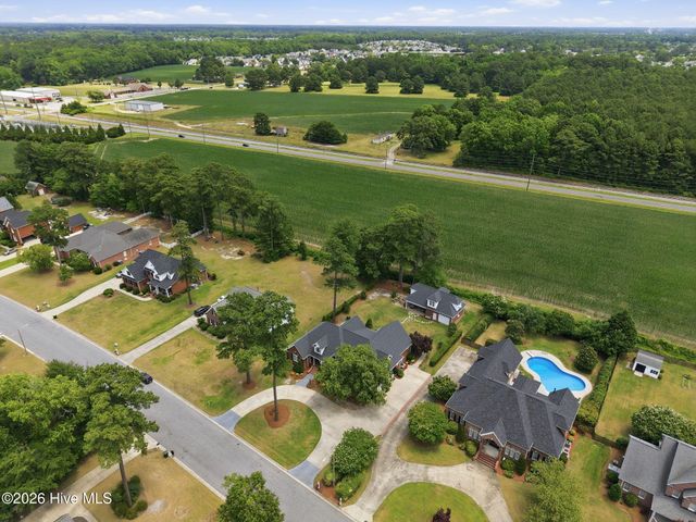 201 Foxcroft Lane, Winterville, NC 28590