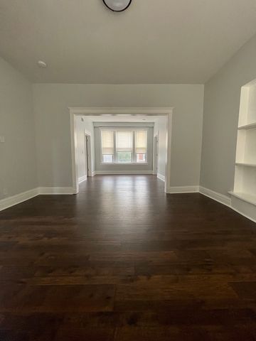 916 W 68th Street 2W, Chicago, IL 60621
