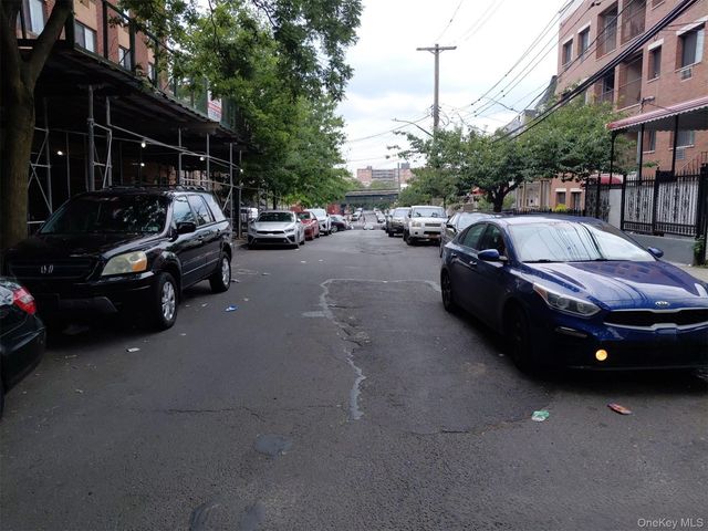 724 E 221st Street 2A, Bronx, NY 10467