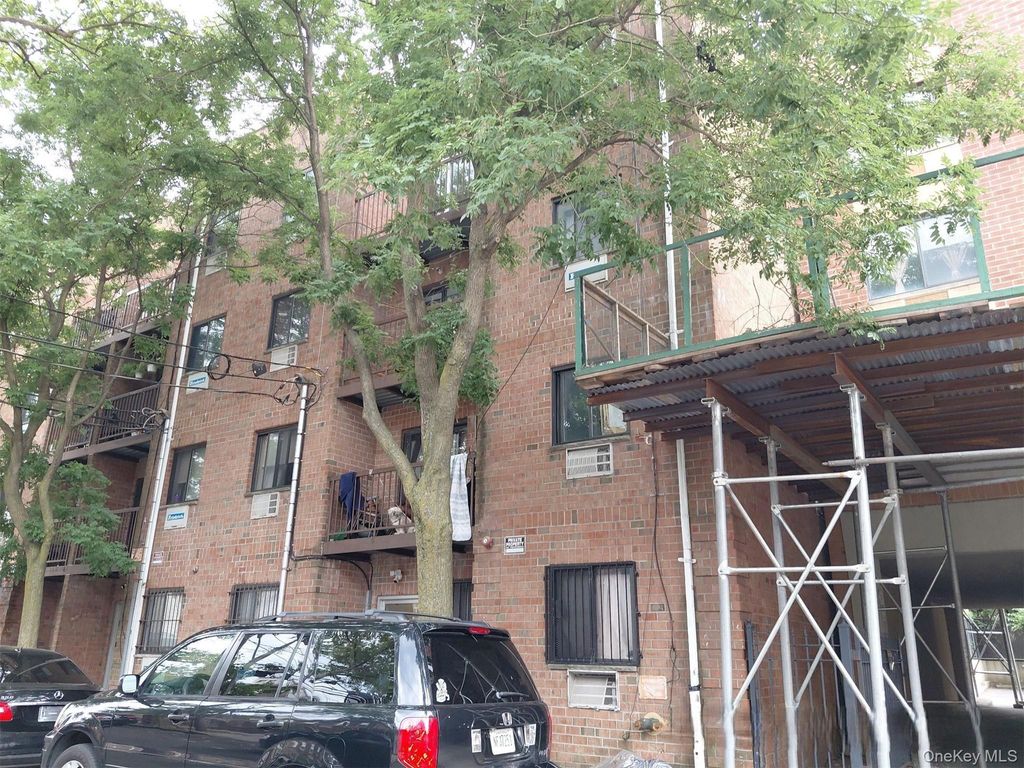 724 E 221st Street 2A, Bronx, NY 10467