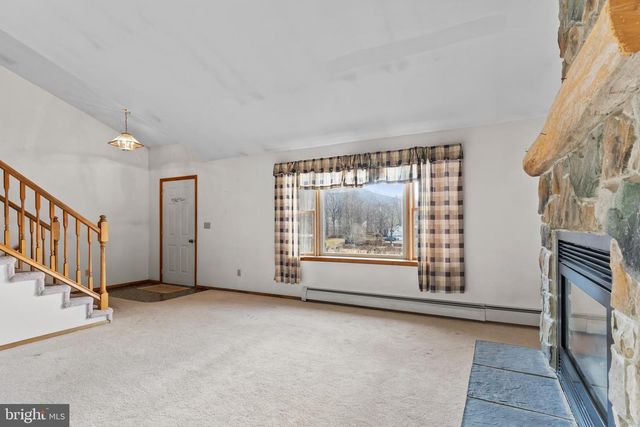 19882 EARNHARDT DR, Three Springs, PA 17264