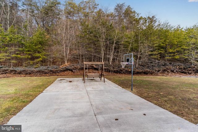 19882 EARNHARDT DR, Three Springs, PA 17264