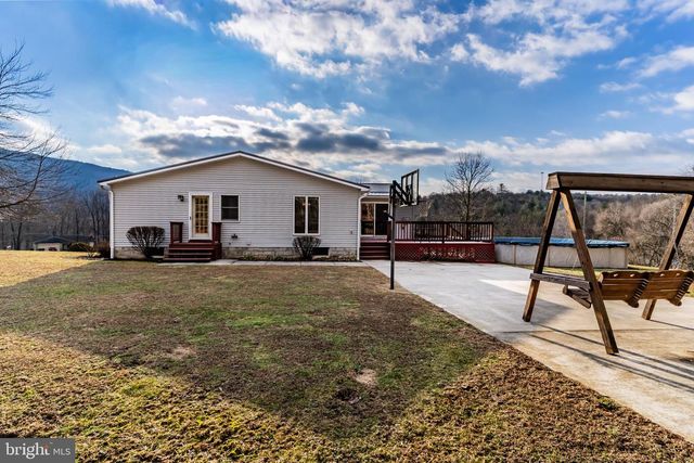 19882 EARNHARDT DR, Three Springs, PA 17264