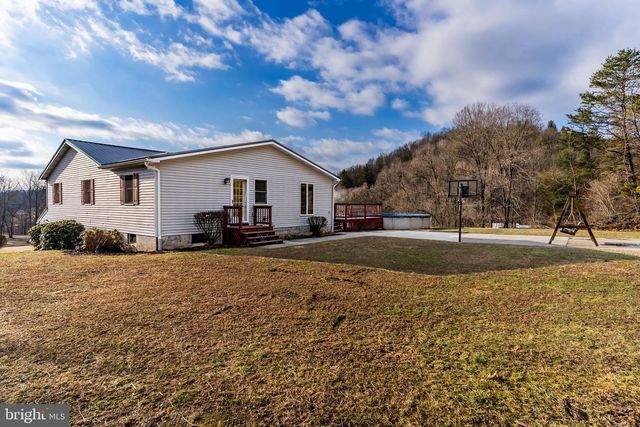 19882 EARNHARDT DR, Three Springs, PA 17264