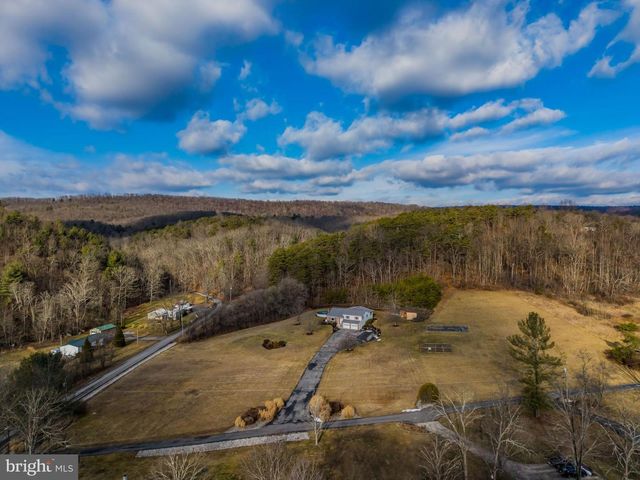 19882 EARNHARDT DR, Three Springs, PA 17264