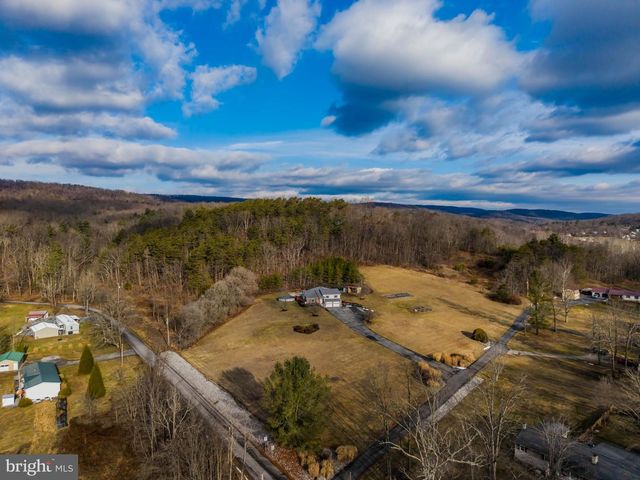 19882 EARNHARDT DR, Three Springs, PA 17264