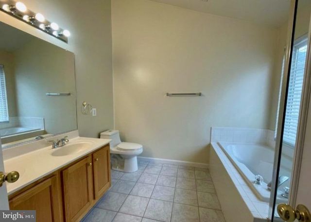 9058 TWO BAYS RD, Lorton, VA 22079
