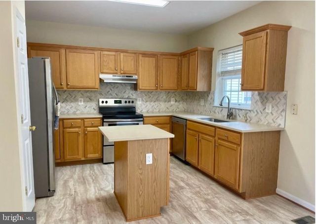 9058 TWO BAYS RD, Lorton, VA 22079