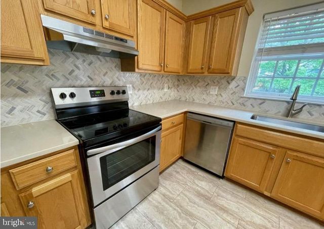9058 TWO BAYS RD, Lorton, VA 22079