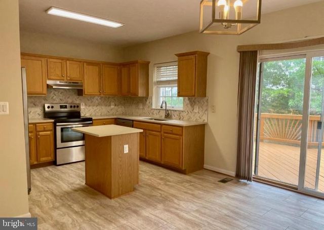 9058 TWO BAYS RD, Lorton, VA 22079
