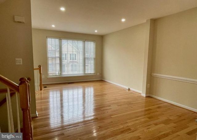 9058 TWO BAYS RD, Lorton, VA 22079