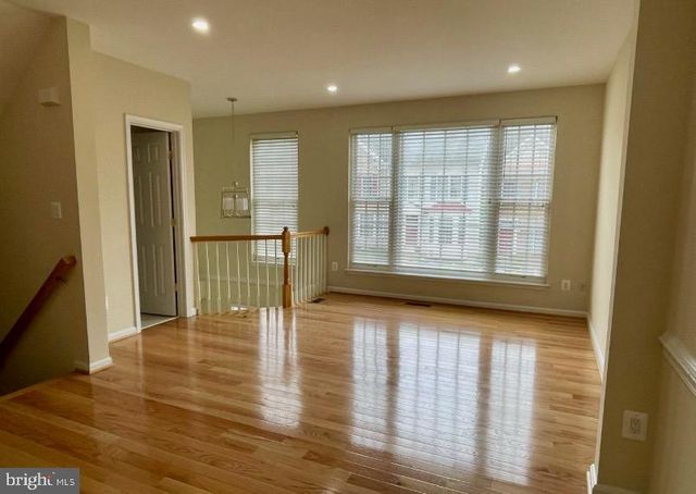 9058 TWO BAYS RD, Lorton, VA 22079
