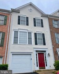 9058 TWO BAYS RD, Lorton, VA 22079