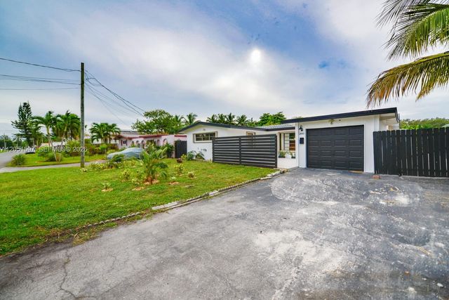 2443 Tortugas Lane, Fort Lauderdale, FL 33312