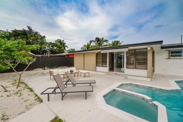 2443 Tortugas Lane, Fort Lauderdale, FL 33312