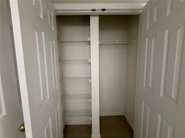 3735 CONROY ROAD 2222, Orlando, FL 32839