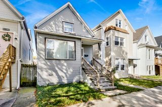 3748 N Sacramento Avenue, Chicago, IL 60618