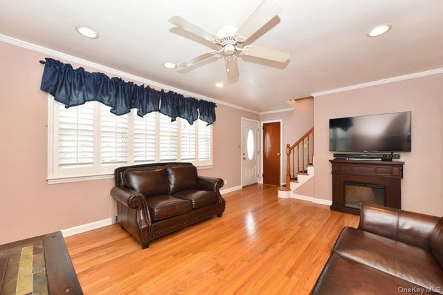 105 Dow Avenue, Mineola, NY 11501