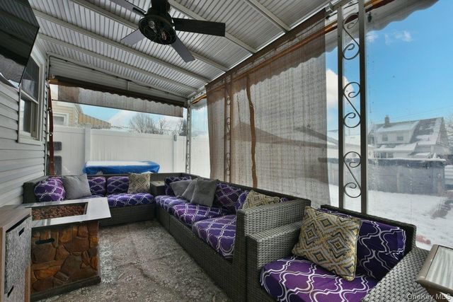 105 Dow Avenue, Mineola, NY 11501