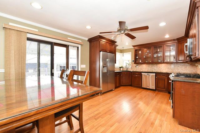 105 Dow Avenue, Mineola, NY 11501